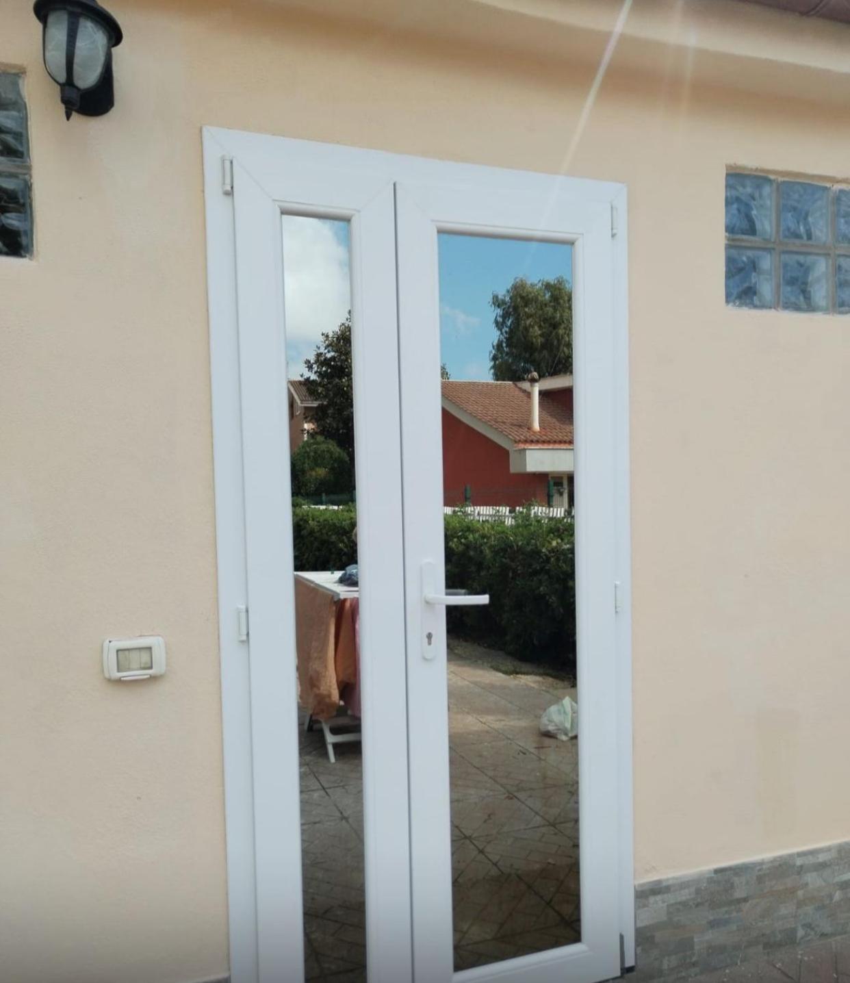 B&B Civitavecchia La Casetta Con Giardino Exterior photo